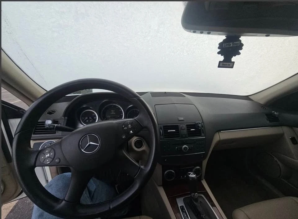 2010 Mercedes-Benz W204 C-Class - Image 7 of 13