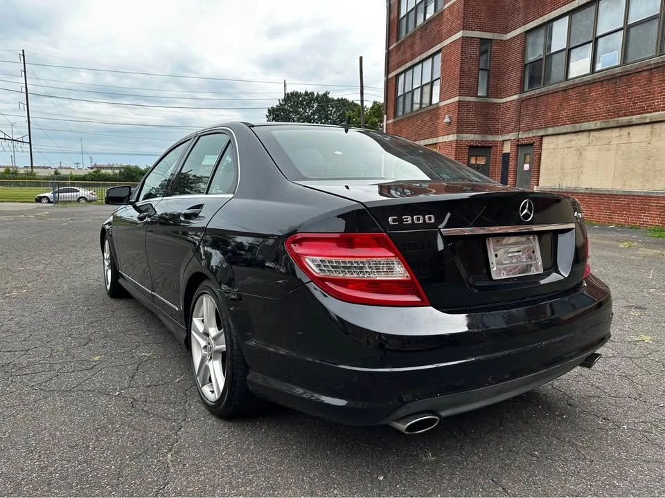 2010 Mercedes-Benz W204 C-Class - Image 8 of 12