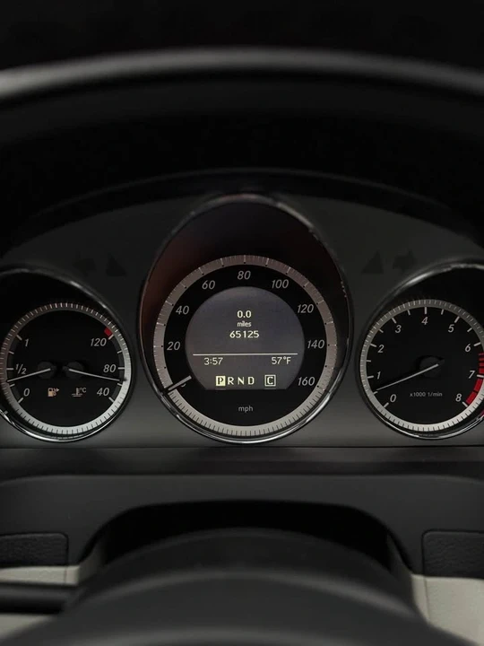2010 Mercedes-Benz W204 C-Class - Image 12 of 18