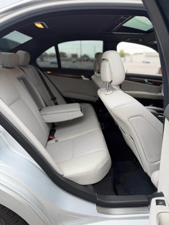 2010 Mercedes-Benz W204 C-Class - Image 15 of 18