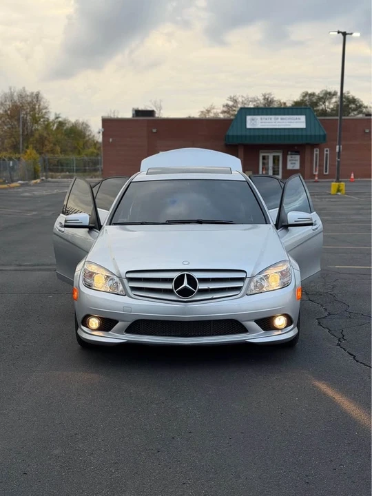 2010 Mercedes-Benz W204 C-Class - Image 10 of 18
