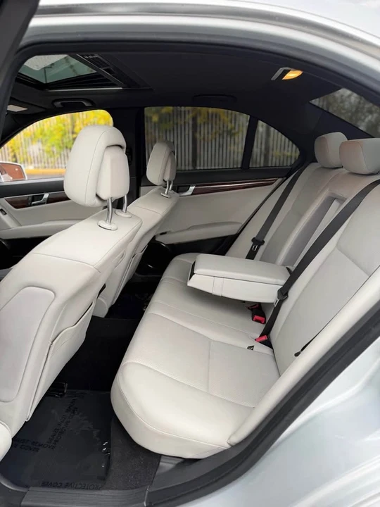 2010 Mercedes-Benz W204 C-Class - Image 16 of 18