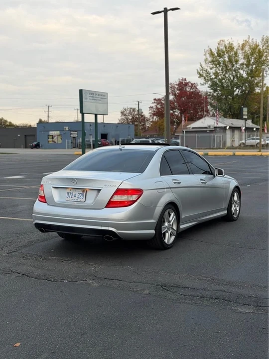 2010 Mercedes-Benz W204 C-Class - Image 7 of 18
