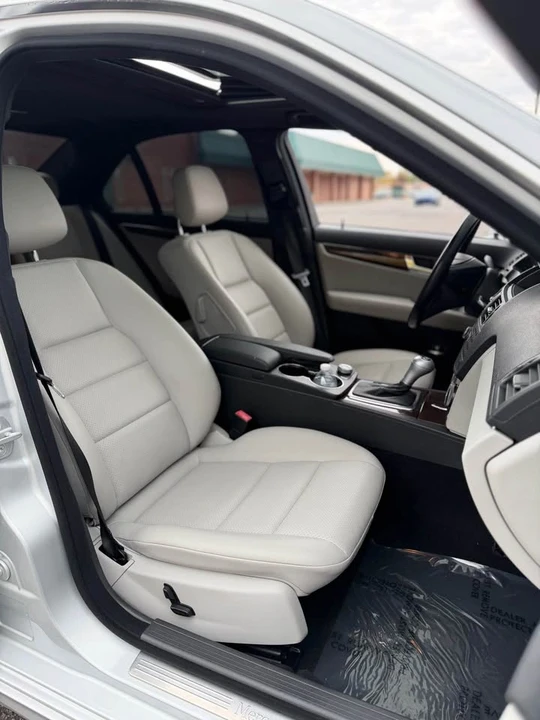 2010 Mercedes-Benz W204 C-Class - Image 14 of 18