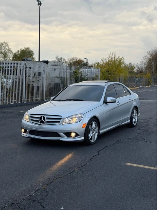 2010 Mercedes-Benz W204 C-Class - Image 3 of 18