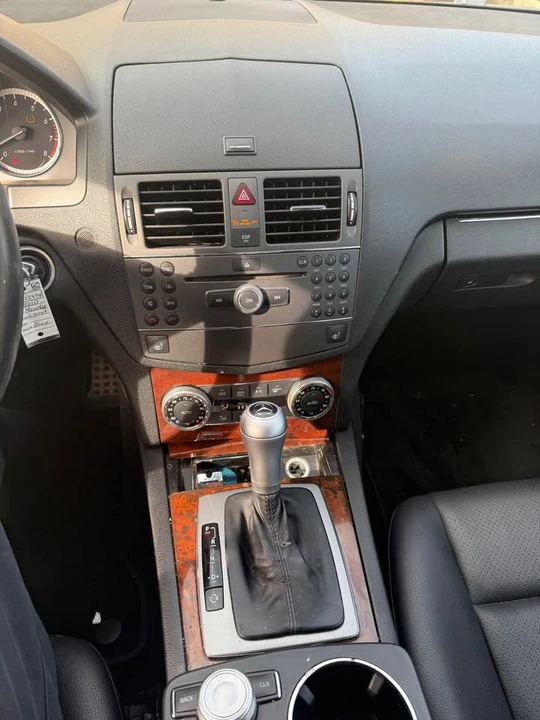 2010 Mercedes-Benz W204 C-Class - Image 10 of 11