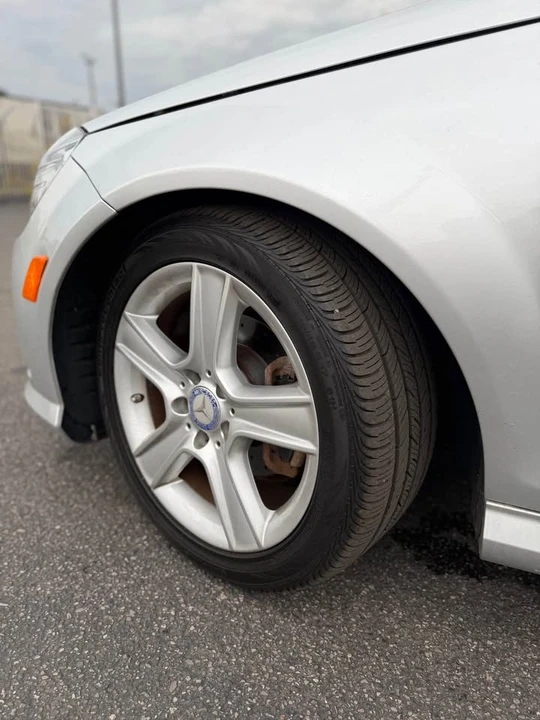 2010 Mercedes-Benz W204 C-Class - Image 17 of 18