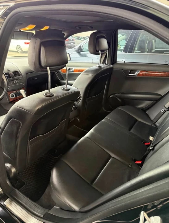 2010 Mercedes-Benz W204 C-Class - Image 8 of 10