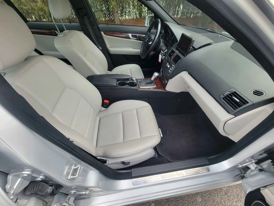 2010 Mercedes-Benz W204 C-Class - Image 10 of 17