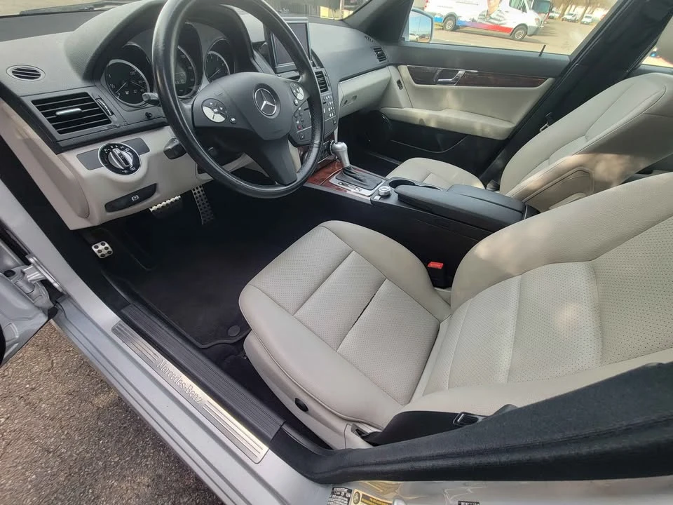 2010 Mercedes-Benz W204 C-Class - Image 12 of 17