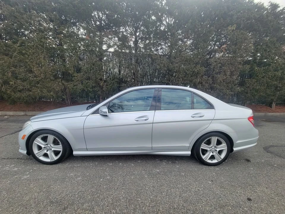 2010 Mercedes-Benz W204 C-Class - Image 2 of 17