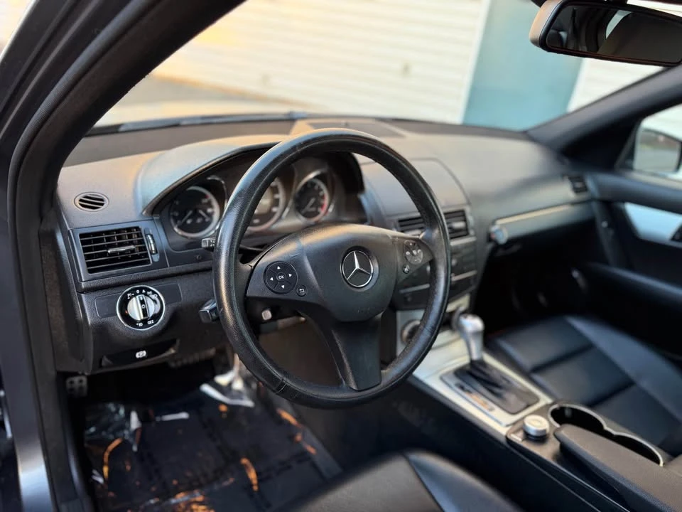 2010 Mercedes-Benz W204 C-Class - Image 11 of 16