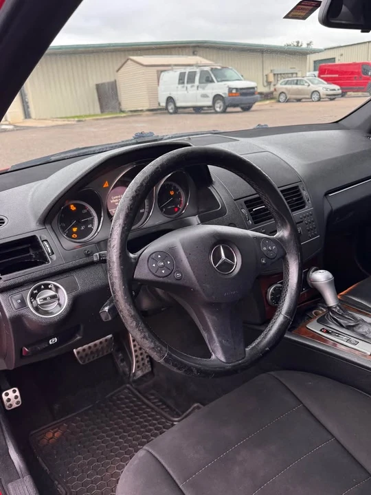 2010 Mercedes-Benz W204 C-Class - Image 8 of 11