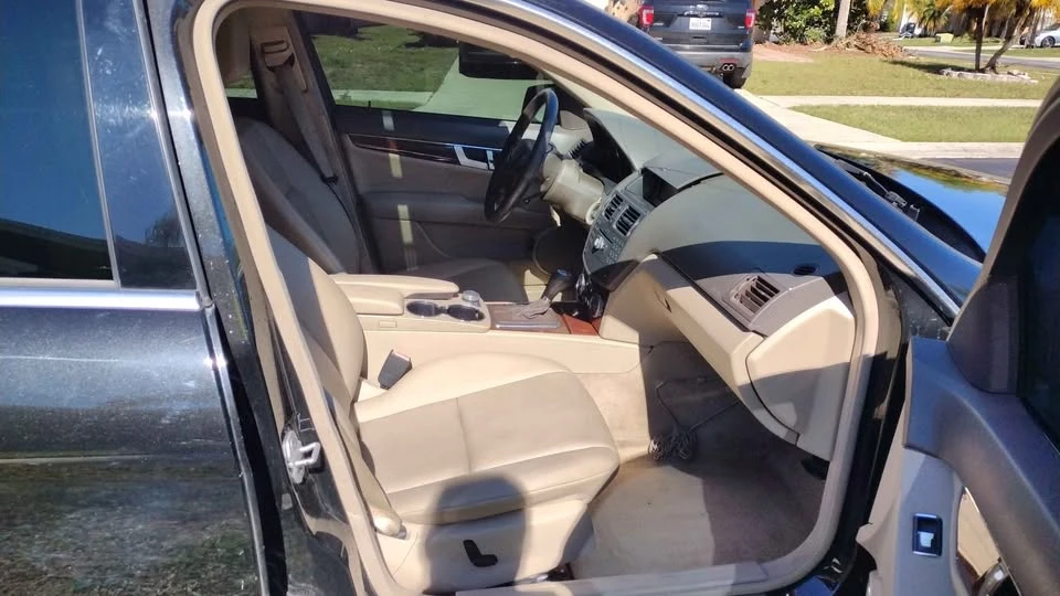 2010 Mercedes-Benz W204 C-Class - Image 8 of 9