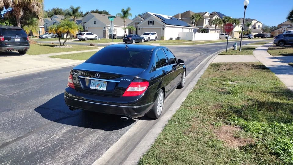 2010 Mercedes-Benz W204 C-Class - Image 3 of 9
