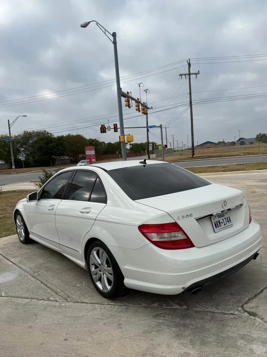 2010 Mercedes-Benz W204 C-Class - Image 5 of 12