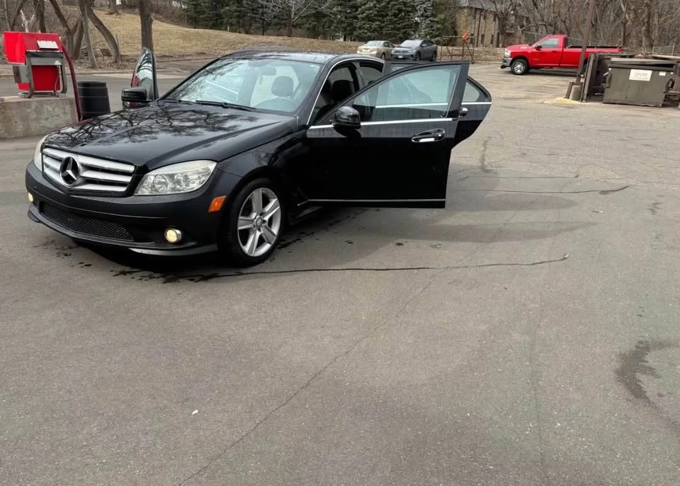 2010 Mercedes-Benz W204 C-Class - Image 3 of 3