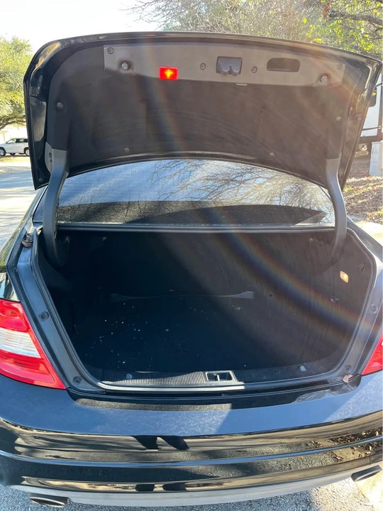 2010 Mercedes-Benz W204 C-Class - Image 5 of 9