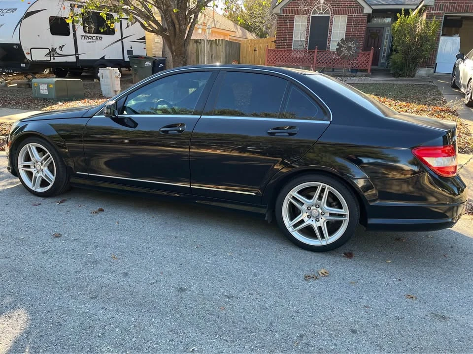 2010 Mercedes-Benz W204 C-Class - Image 2 of 9