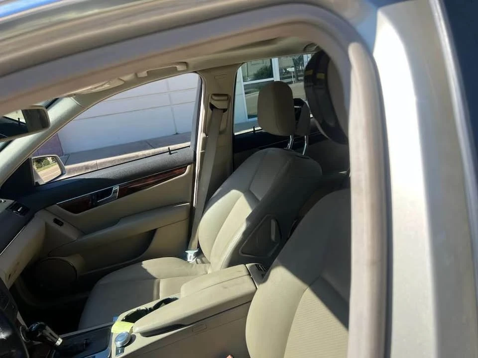 2010 Mercedes-Benz W204 C-Class - Image 17 of 18
