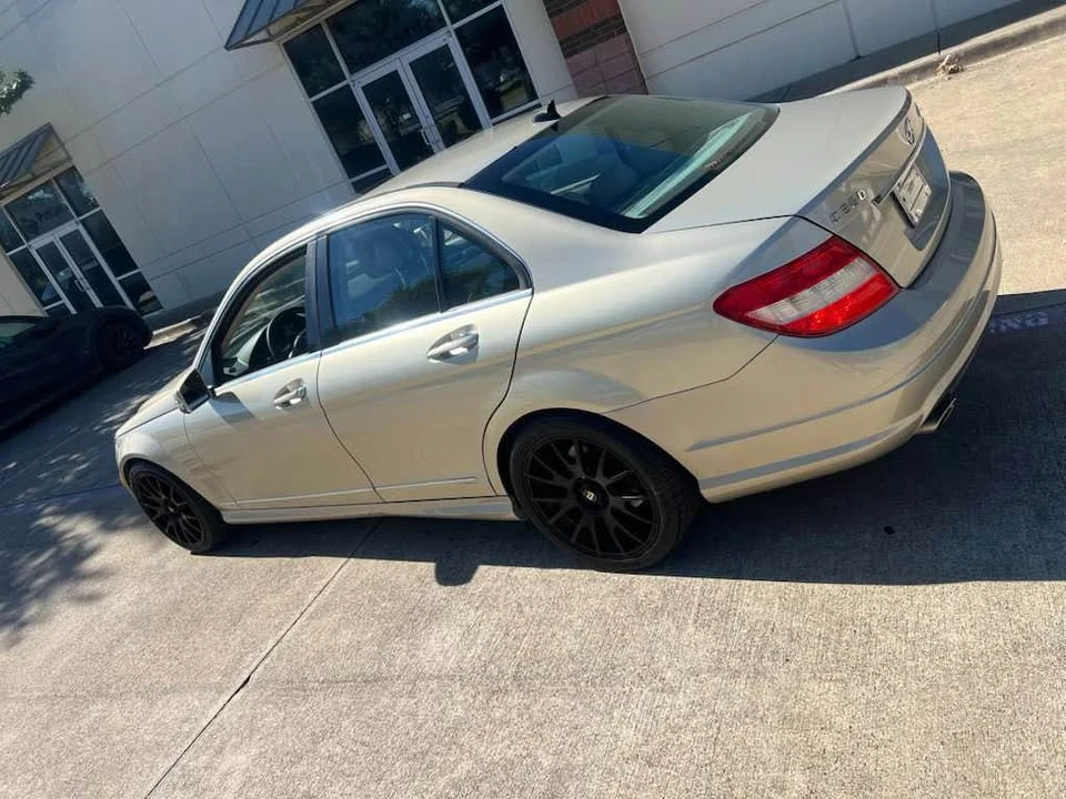 2010 Mercedes-Benz W204 C-Class - Image 14 of 18