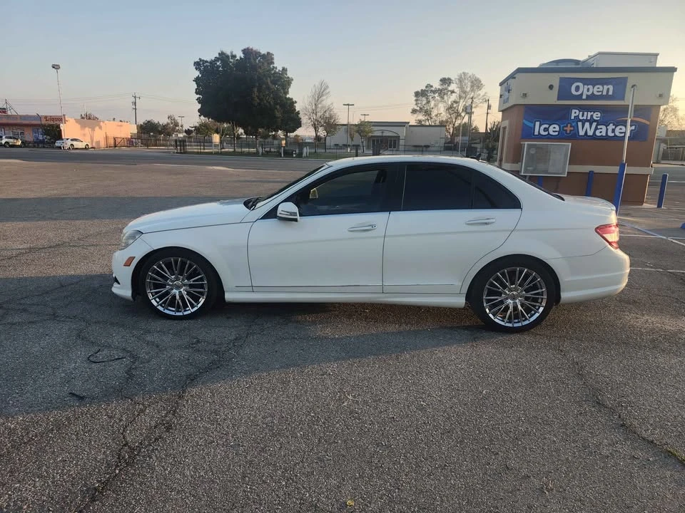 2010 Mercedes-Benz W204 C-Class - Image 6 of 14
