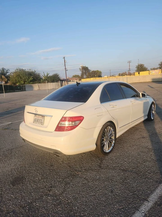 2010 Mercedes-Benz W204 C-Class - Image 3 of 14