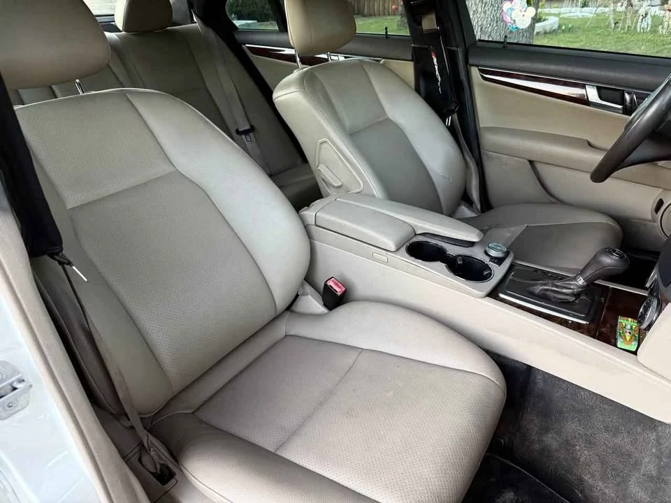 2010 Mercedes-Benz W204 C-Class - Image 11 of 14