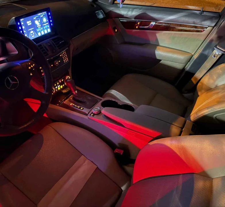 2010 Mercedes-Benz W204 C-Class - Image 8 of 14