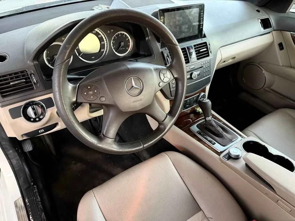 2010 Mercedes-Benz W204 C-Class - Image 7 of 14