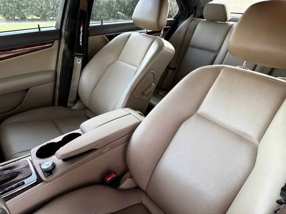 2010 Mercedes-Benz W204 C-Class - Image 9 of 14