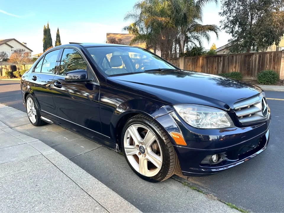 2010 Mercedes-Benz W204 C-Class - Image 2 of 7