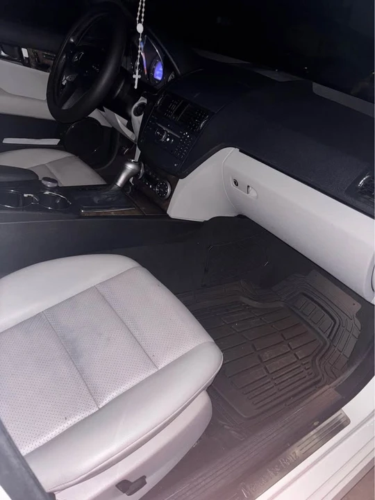 2010 Mercedes-Benz W204 C-Class - Image 4 of 5