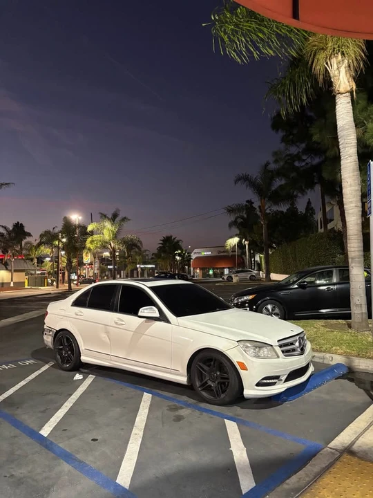 2010 Mercedes-Benz W204 C-Class - Image 3 of 5