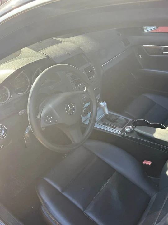 2010 Mercedes-Benz W204 C-Class - Image 6 of 9