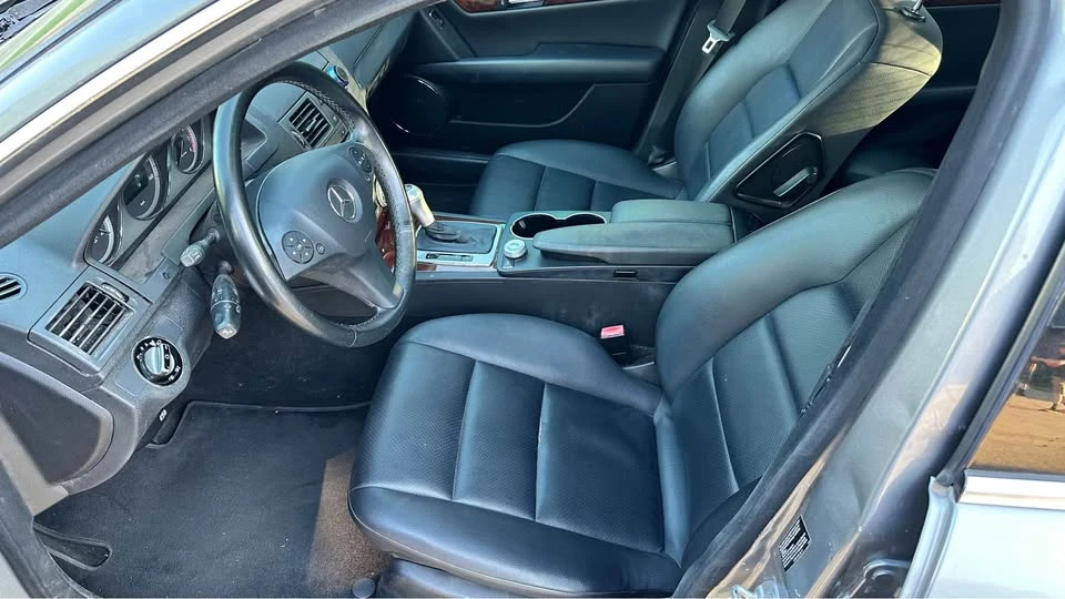 2010 Mercedes-Benz W204 C-Class - Image 6 of 8