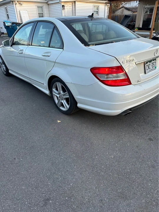 2010 Mercedes-Benz W204 C-Class - Image 2 of 8
