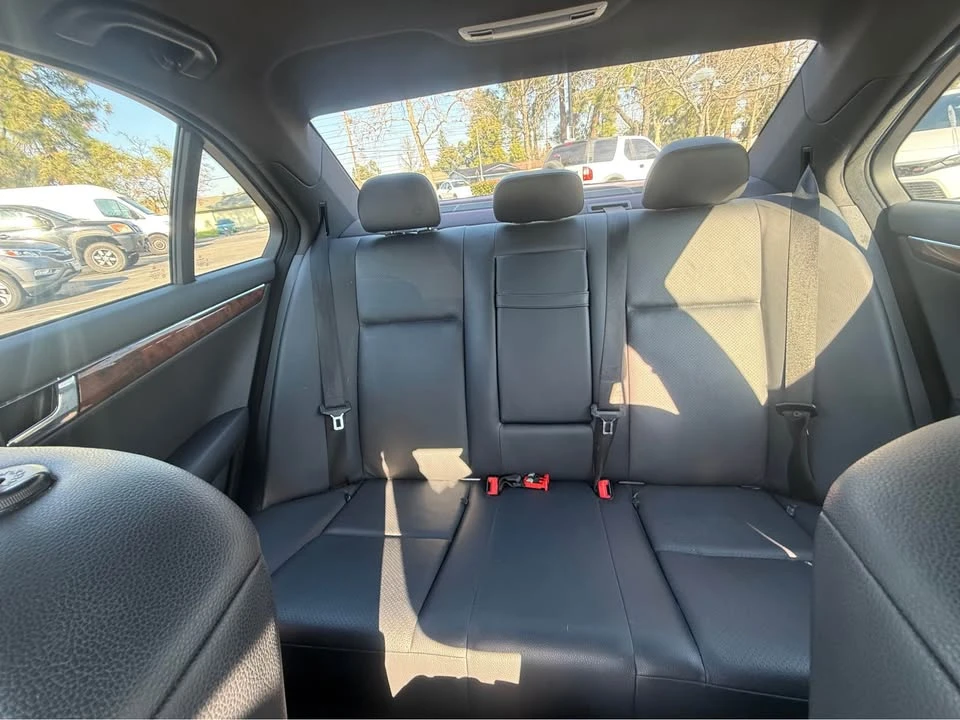 2010 Mercedes-Benz W204 C-Class - Image 13 of 15
