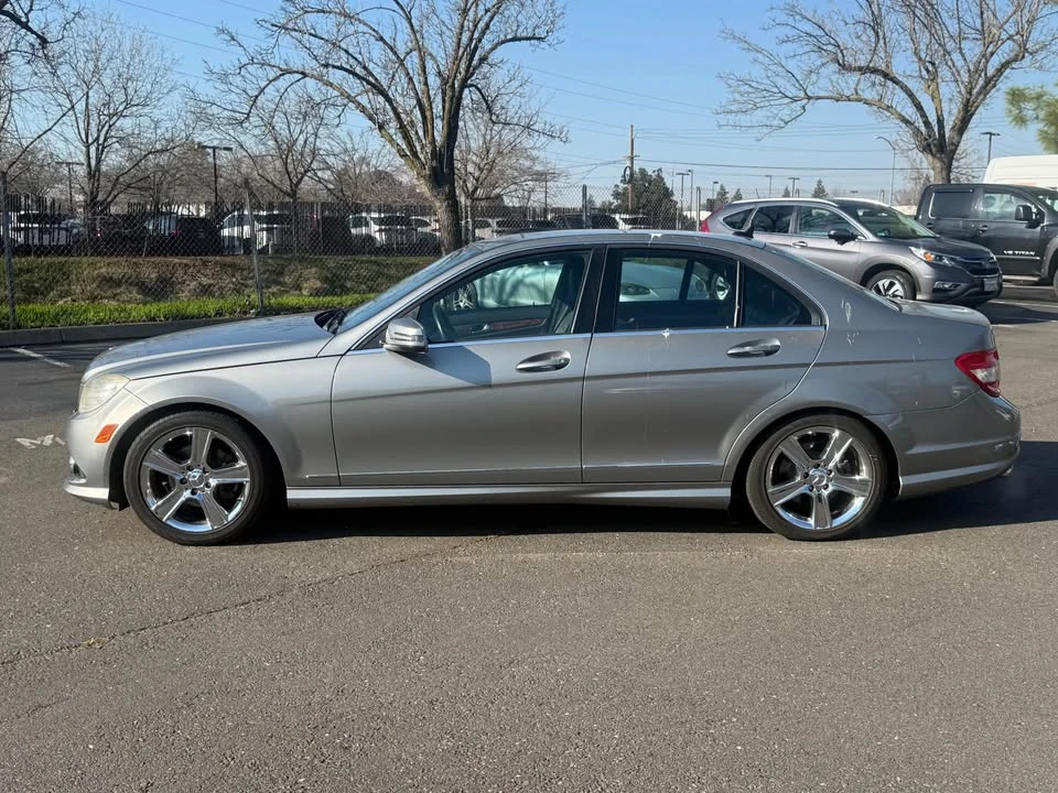 2010 Mercedes-Benz W204 C-Class - Image 2 of 15