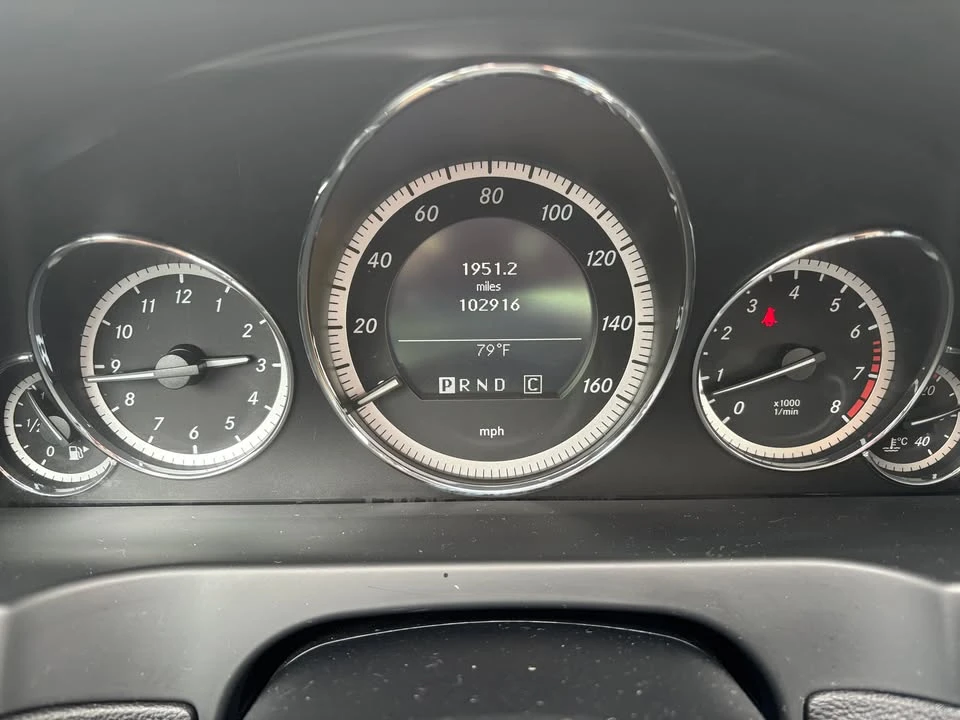 2010 Mercedes-Benz W212 E-Class - Image 11 of 16