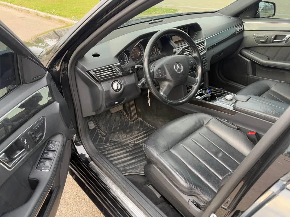 2010 Mercedes-Benz W212 E-Class - Image 9 of 19