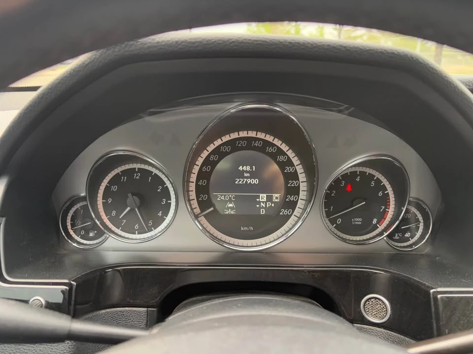 2010 Mercedes-Benz W212 E-Class - Image 12 of 19