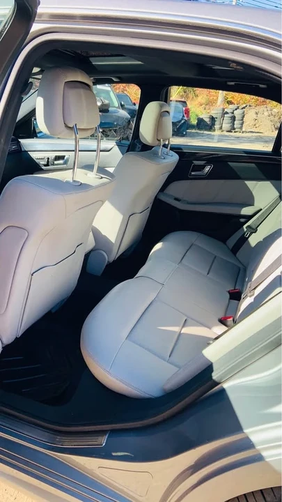2010 Mercedes-Benz W212 E-Class - Image 9 of 20