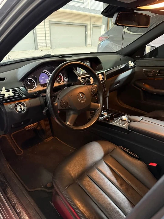 2010 Mercedes-Benz W212 E-Class - Image 10 of 14