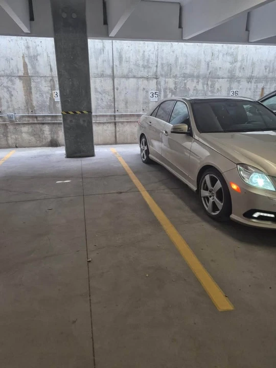2010 Mercedes-Benz W212 E-Class - Image 2 of 11