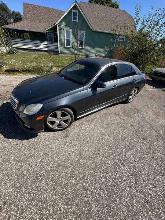 2010 Mercedes-Benz W212 E-Class - Image 2 of 2