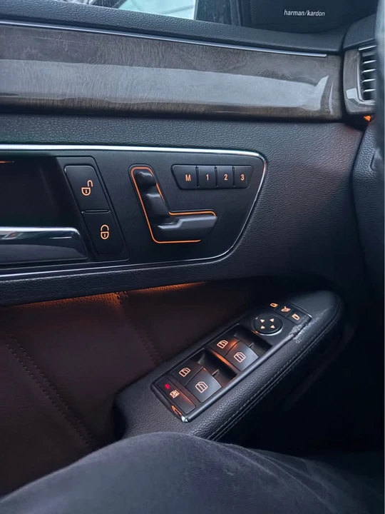 2010 Mercedes-Benz W212 E-Class - Image 8 of 9