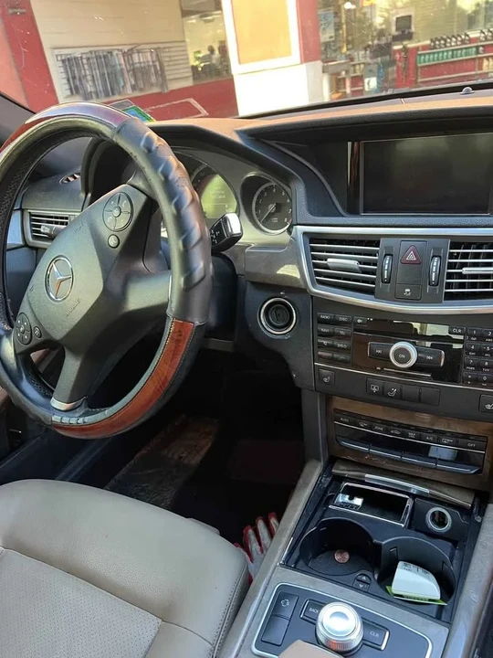 2010 Mercedes-Benz W212 E-Class - Image 10 of 10