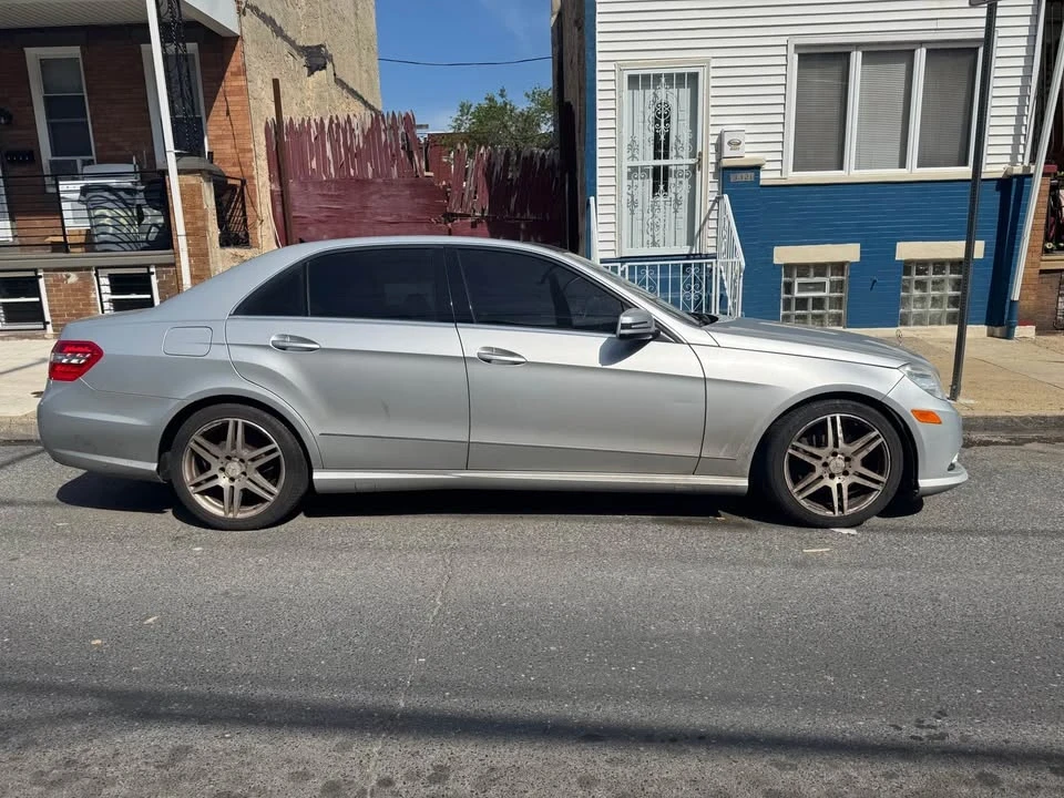 2010 Mercedes-Benz W212 E-Class - Image 2 of 15