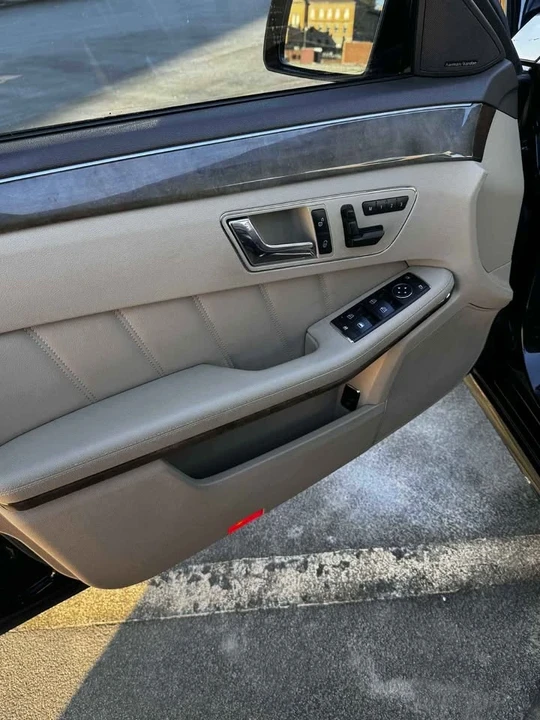 2010 Mercedes-Benz W212 E-Class - Image 9 of 17